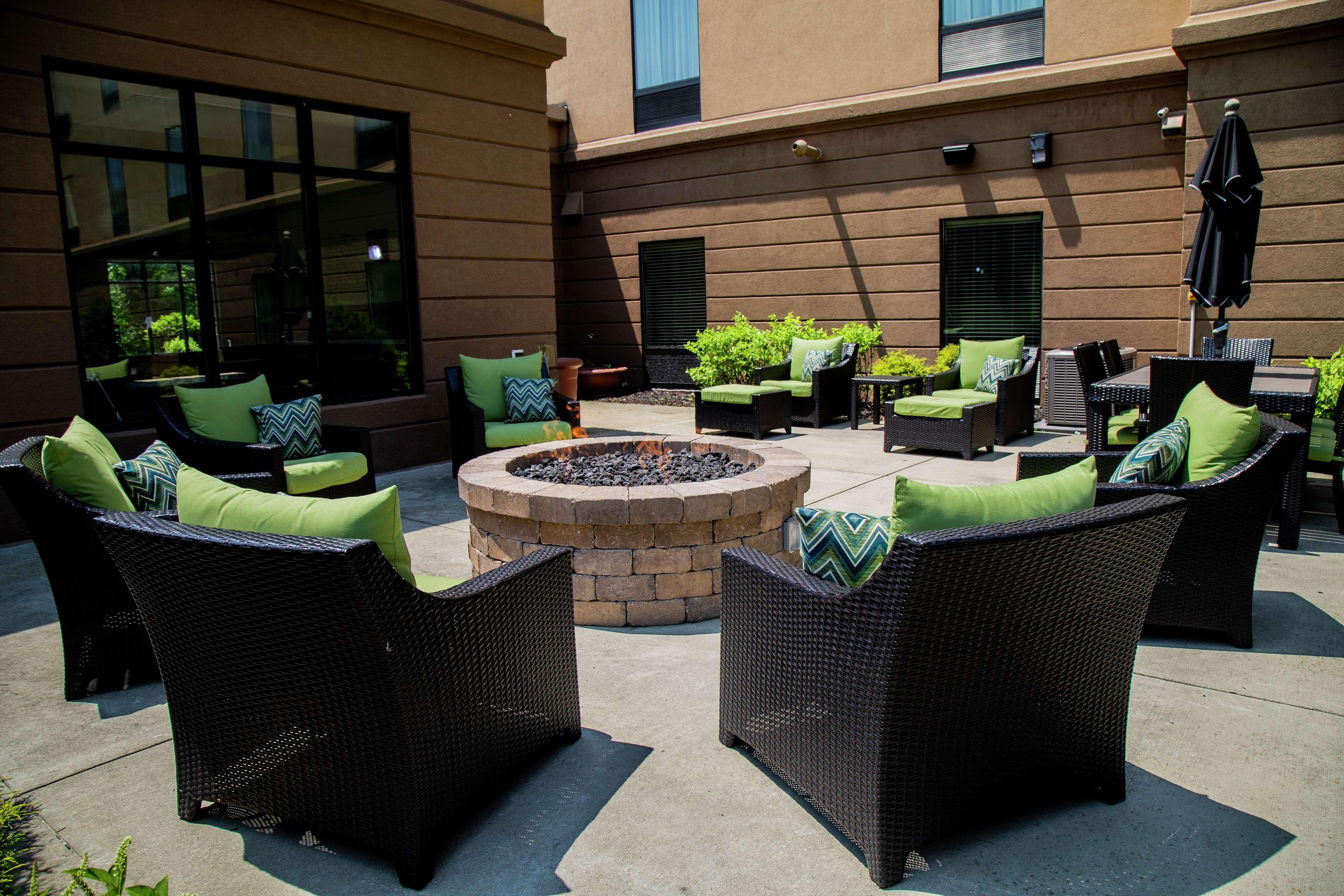 Hampton Inn & Suites Sharon West Middlesex Exterior foto
